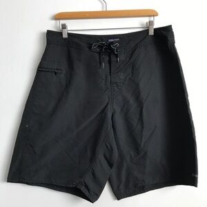 PATAGONIA MENS WAVEFARER BLACK SHORTS ZIP POCKET HYBRID LARGE